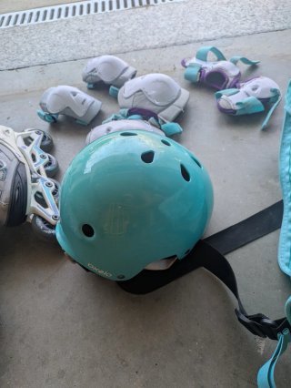 Patines infantiles y equipo de protección