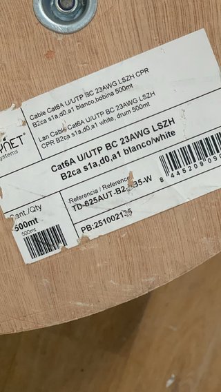 Cable de red Cat6A UTP blanco 111M