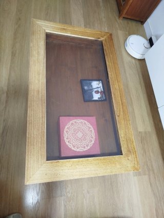 Mesa de centro de madera y cristal