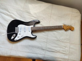 Guitarra Fender Squier Stratocaster y Ampli Fender
