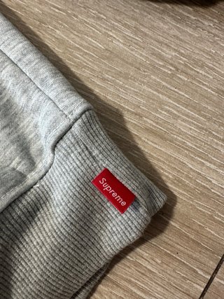 Conjunto Supreme Gris y Blanco