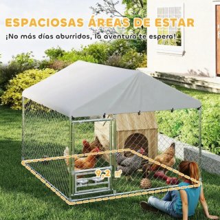 Gallinero exterior con techo