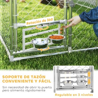 Gallinero exterior con techo