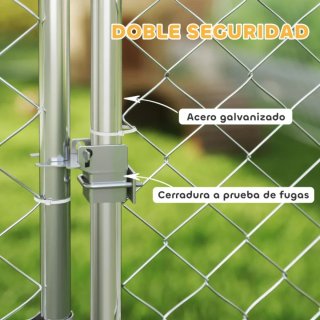 Gallinero exterior con techo