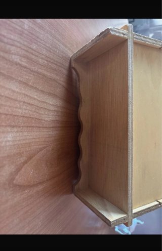 Mini cassettiera vintage in legno decorata