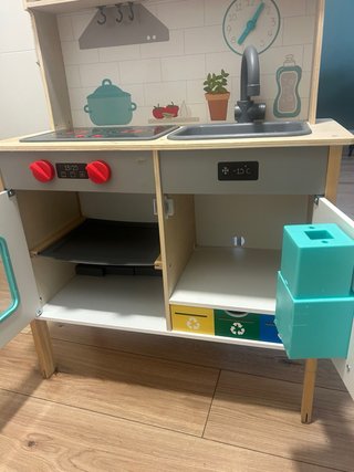 Cocinita de juguete de madera