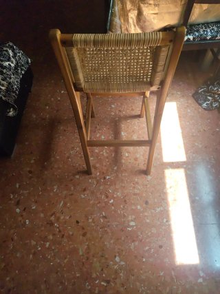 Taburete madera y mimbre