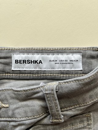 Vaqueros Bershka grises niña largos