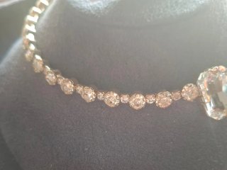 Set collana e orecchini con strass