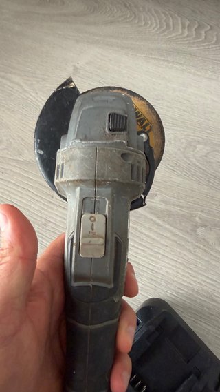Amoladora Ferrex Pro 20V + Batería 5Ah + Cargador