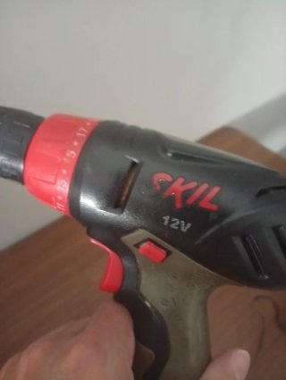 Taladro Atornillador SKIL 12V + Cargador