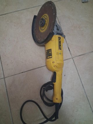 Radial DeWalt