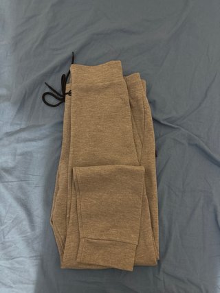 Pantalón Nike Tech Gris Largo