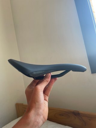 Sillín Fizik Aliante R5 Negro