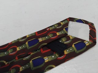 Corbata vintage seda con diseño de hebillas