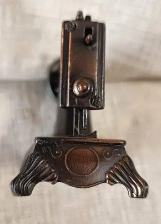 Sacapuntas Vintage Máquina de Coser