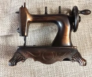 Sacapuntas Vintage Máquina de Coser