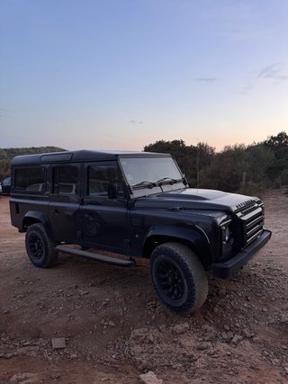 Land Rover Defender 2012