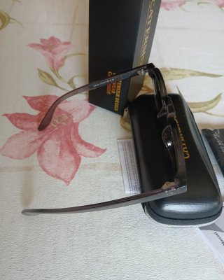 Occhiali da sole Caterside grigi con custodia