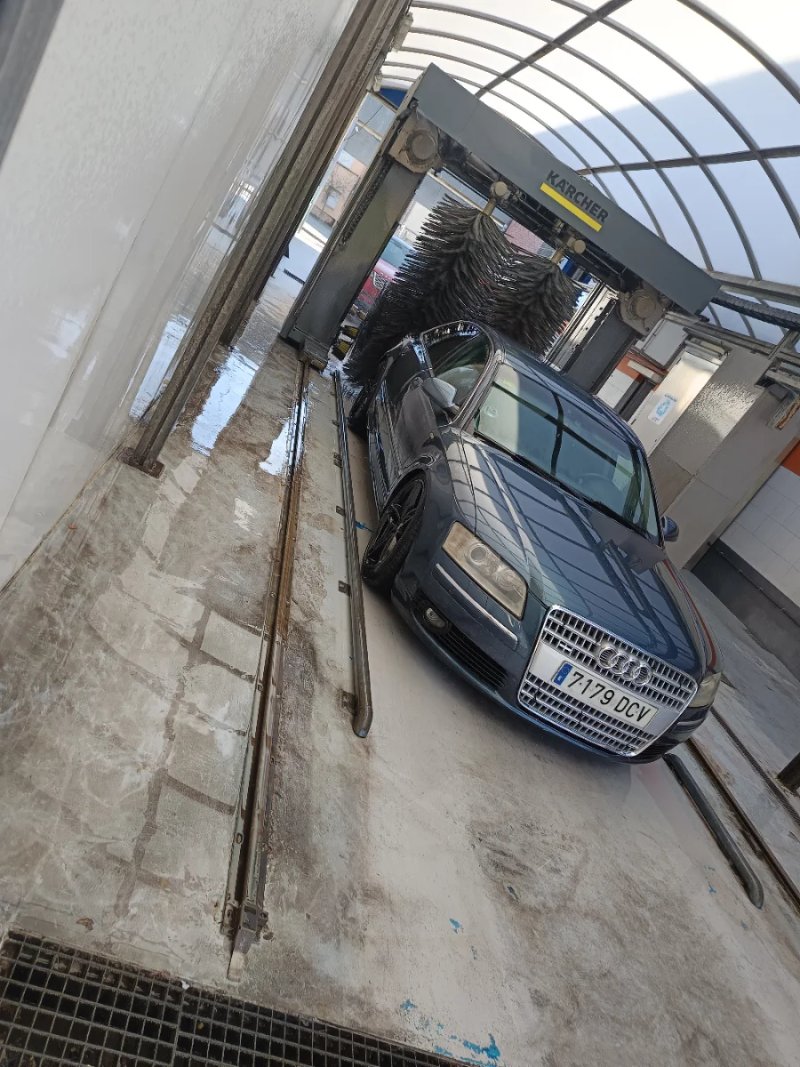 Audi A8 2005 - foto 1
