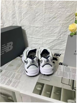 New Balance 530 Blanco Plata Marino Talla 40.5