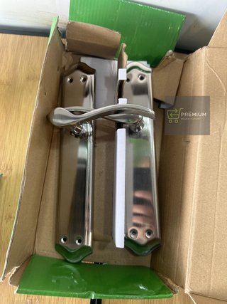 Amig – Juego de Manillas con Placa para Puerta