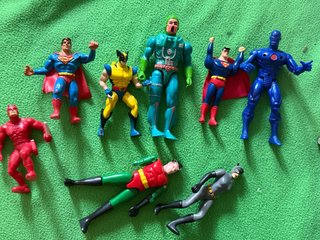 Action Figures Marvel e DC Comics