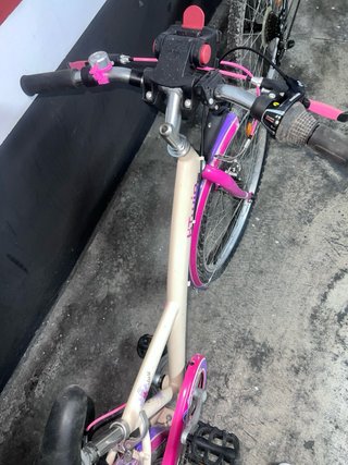 Bicicleta niña Btwin rosa y crema