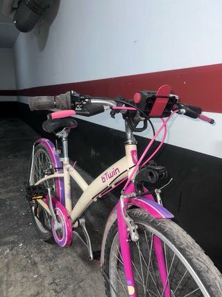Bicicleta niña Btwin rosa y crema