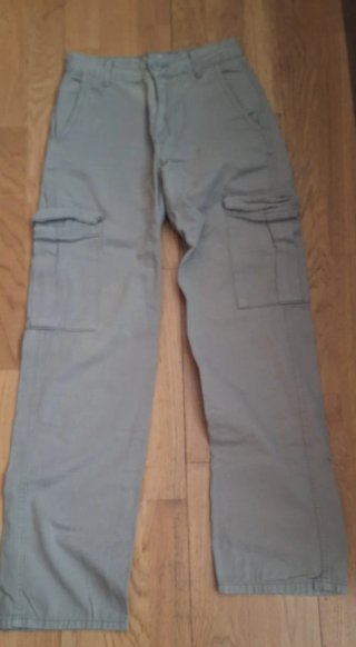 Pantalones vaqueros T.34 y 36. 3€ cada prenda