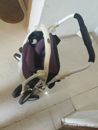 Carro de bebé Chicco morado y blanco