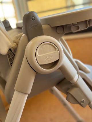 Trona Chicco Polly Armonia + arco de juegos - esta