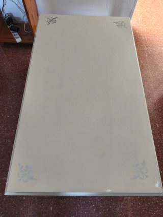Mesa de centro de madera con cajones