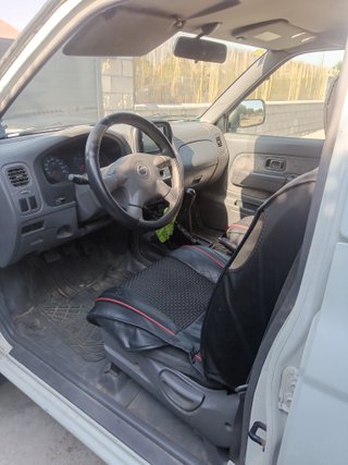 Nissan NP300 2012