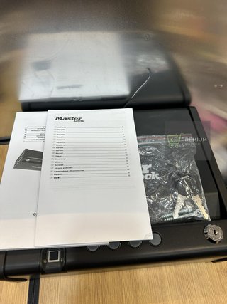 Master Lock Caja Fuerte Compacta Biométrica