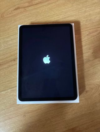iPad Air 5ª Gen 10.9" lila metálico como nuevo.