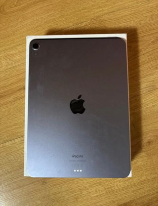 iPad Air 5ª Gen 10.9" lila metálico como nuevo.