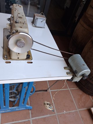 Máquina de coser ALFA 100-5 antigua