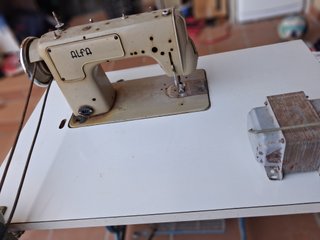 Máquina de coser ALFA 100-5 antigua