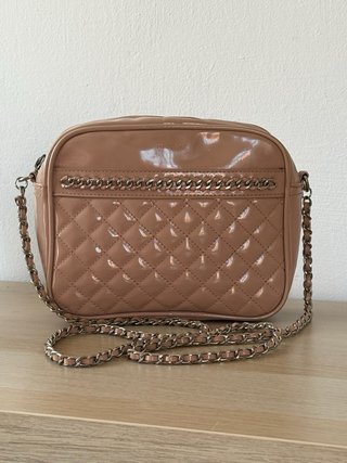 Bolso Mango charol acolchado