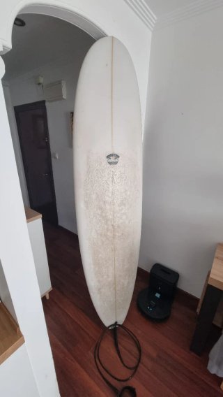 Tabla de surf blanca como nueva