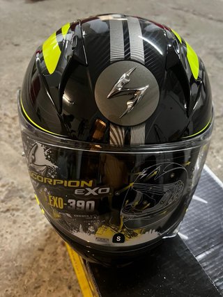 Casco Scorpion Exo 390 Negro/Amarillo