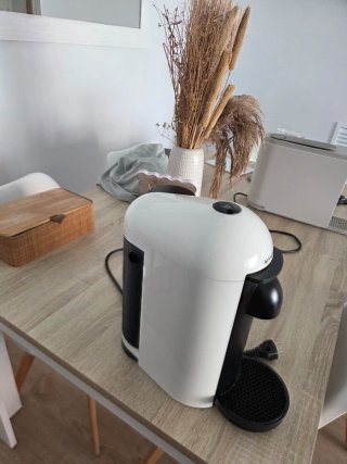 Cafetera Nespresso Vertuo Plus Blanca