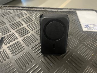 Cartera magnética con soporte