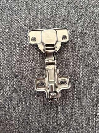 Bisagra puertas de armario (12 uds disponibles)
