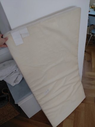 Dos colchones de cuna IKEA PLUTTIG