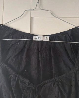 Top Hollister negro manga larga talla S
