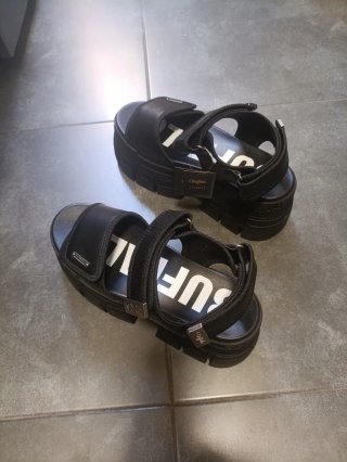 Sandalias BUFFALO, plataforma negras SIN ESTRENAR.
