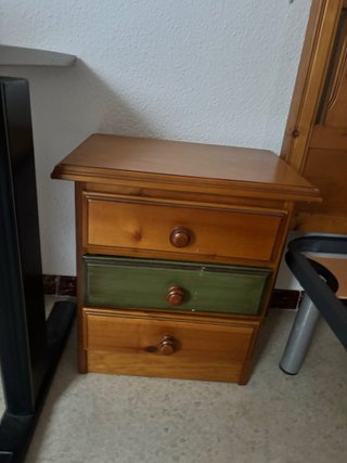 Armario y mesita provenzal madera