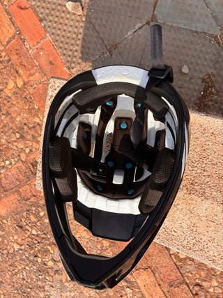 Casco 100% Trajecta Negro y Blanco